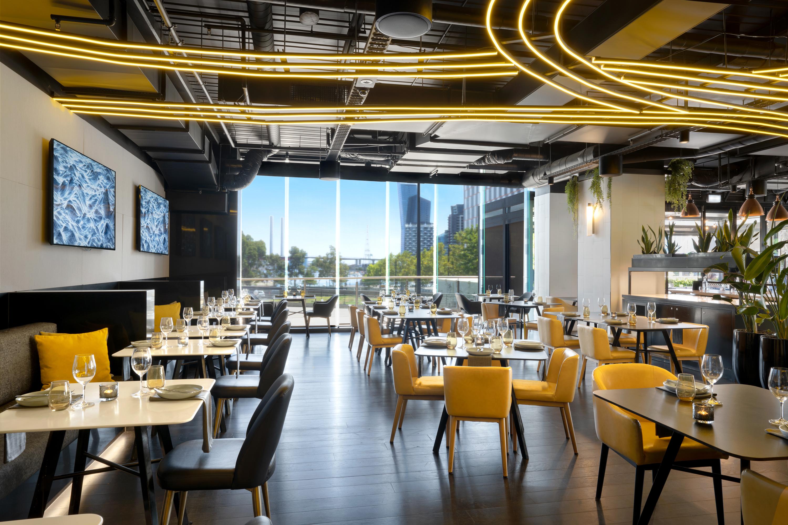 Peppers Docklands Hotell Melbourne Eksteriør bilde The interior of the restaurant