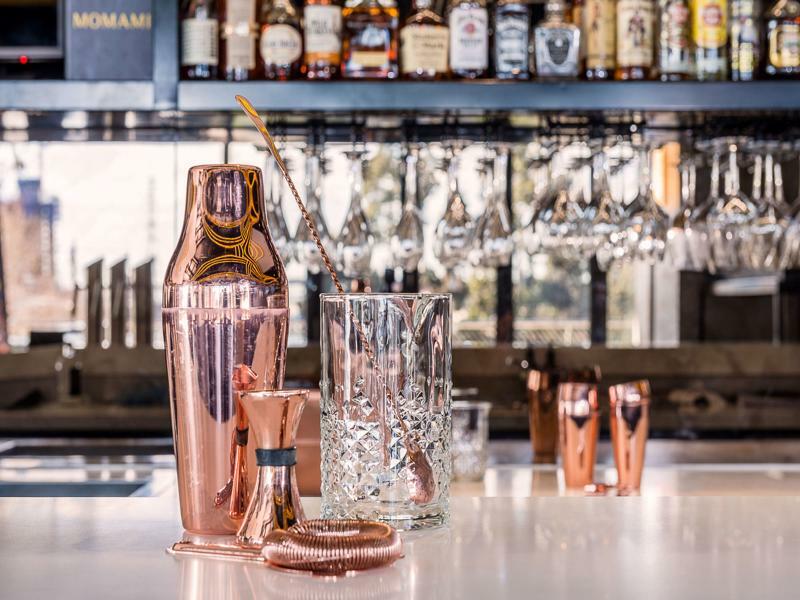 Peppers Docklands Hotell Melbourne Eksteriør bilde A cocktail shaker